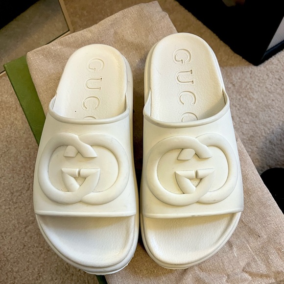 AUTHENTIC GUCCI WOMEN'S SLIDE SANDAL WITH INTERLOCKING G
